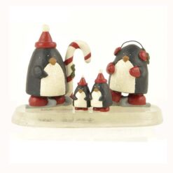 158-89804 PENGUING FAMILY ON ICE BASE
