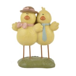 141-87992 CHICK COUPLE ON BASE